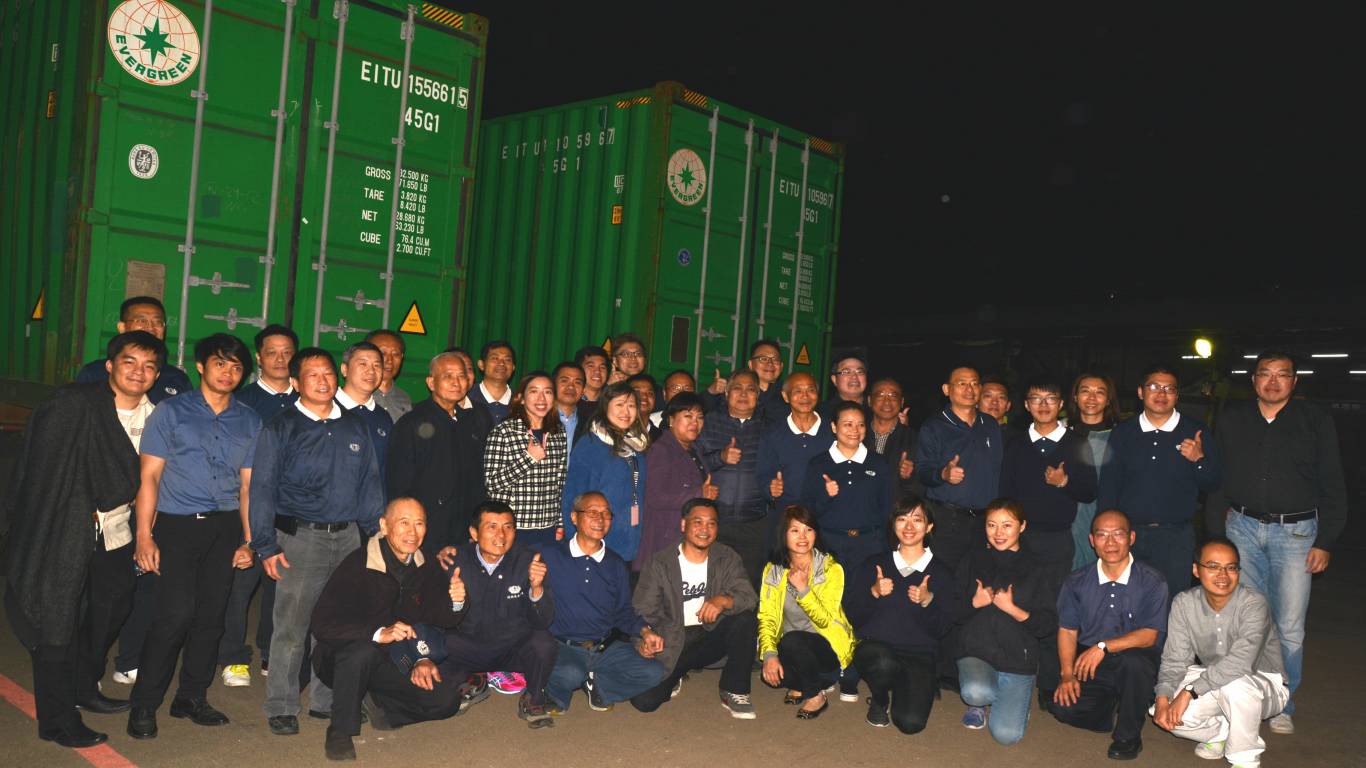 MECO and Tzu Chi Foundation packs blankets to be sent to the Philippines.jpeg